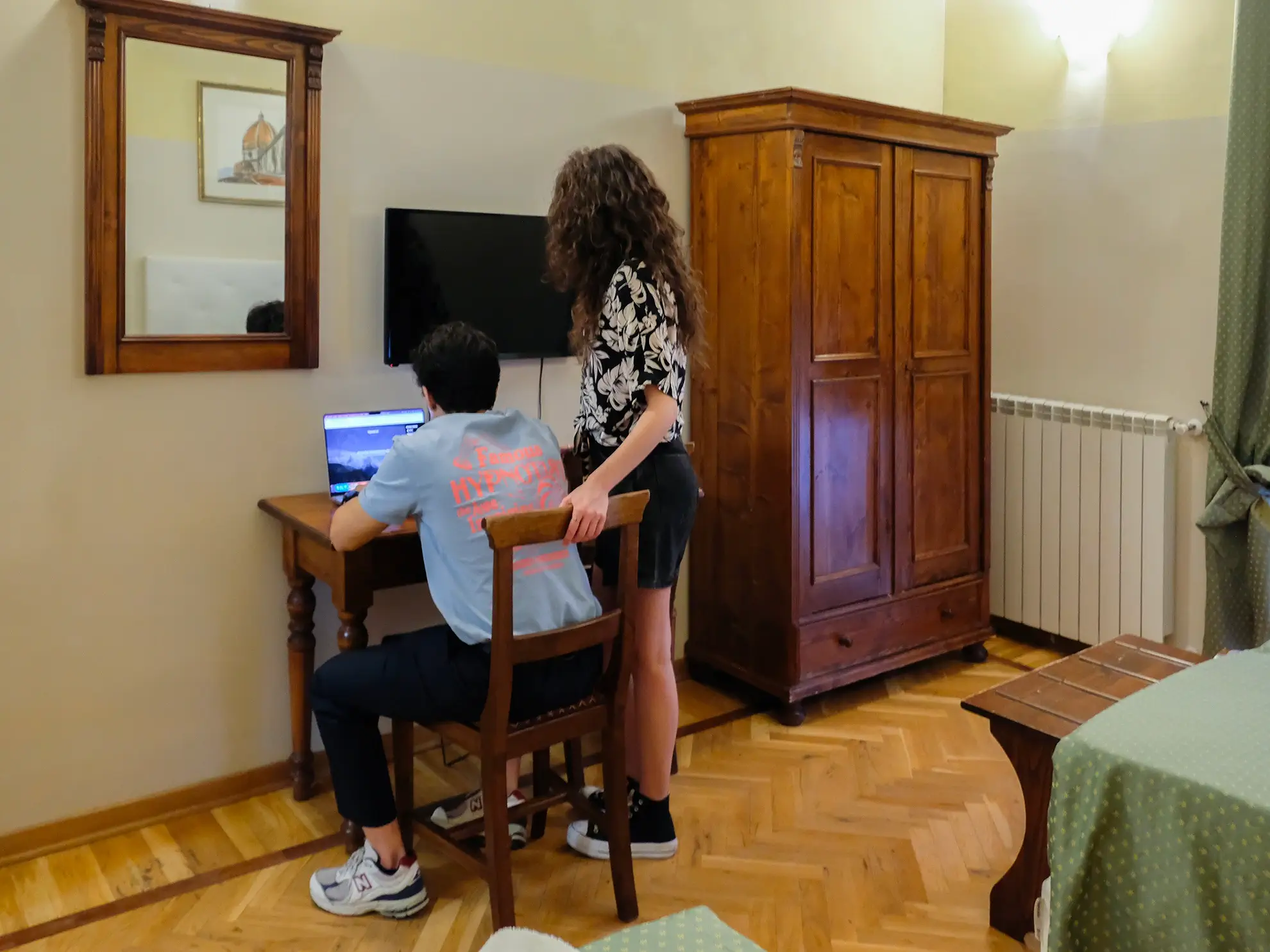 Foto scrivania della camera