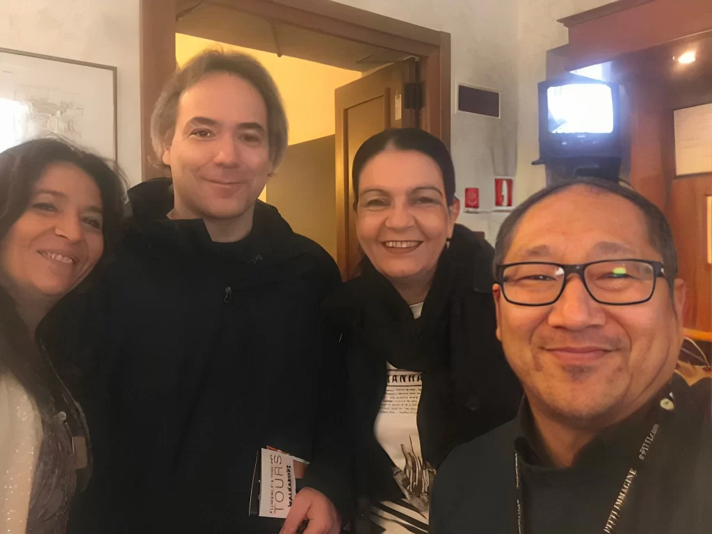 foto dei proprietaria con ospiti