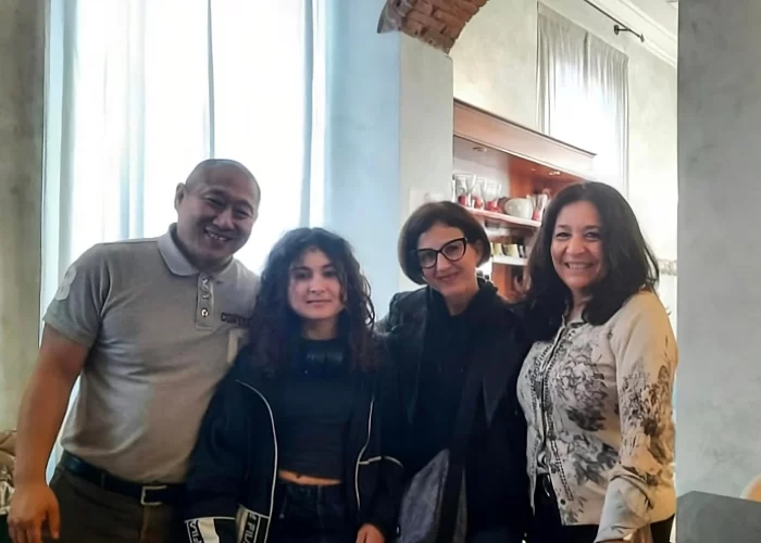 foto dei proprietaria con ospiti